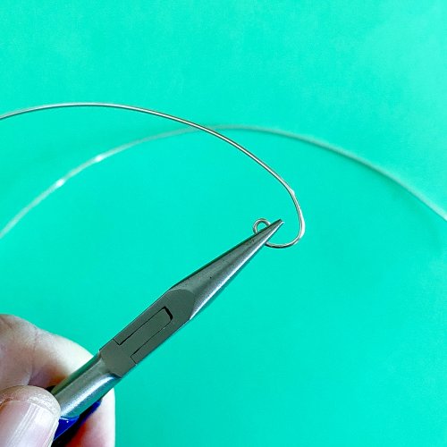 Margot Potter's Twister Earrings - , Contemporary Wire Jewelry, Spirals, Wire Spiral, Spiral Wire Wrap, Wire Wrapping, Wrapping, Wire Wrapping Jewelry, Begin to form a loose coil